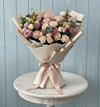 Букет цветов из:  Розы и Лизиантусы в Задонье