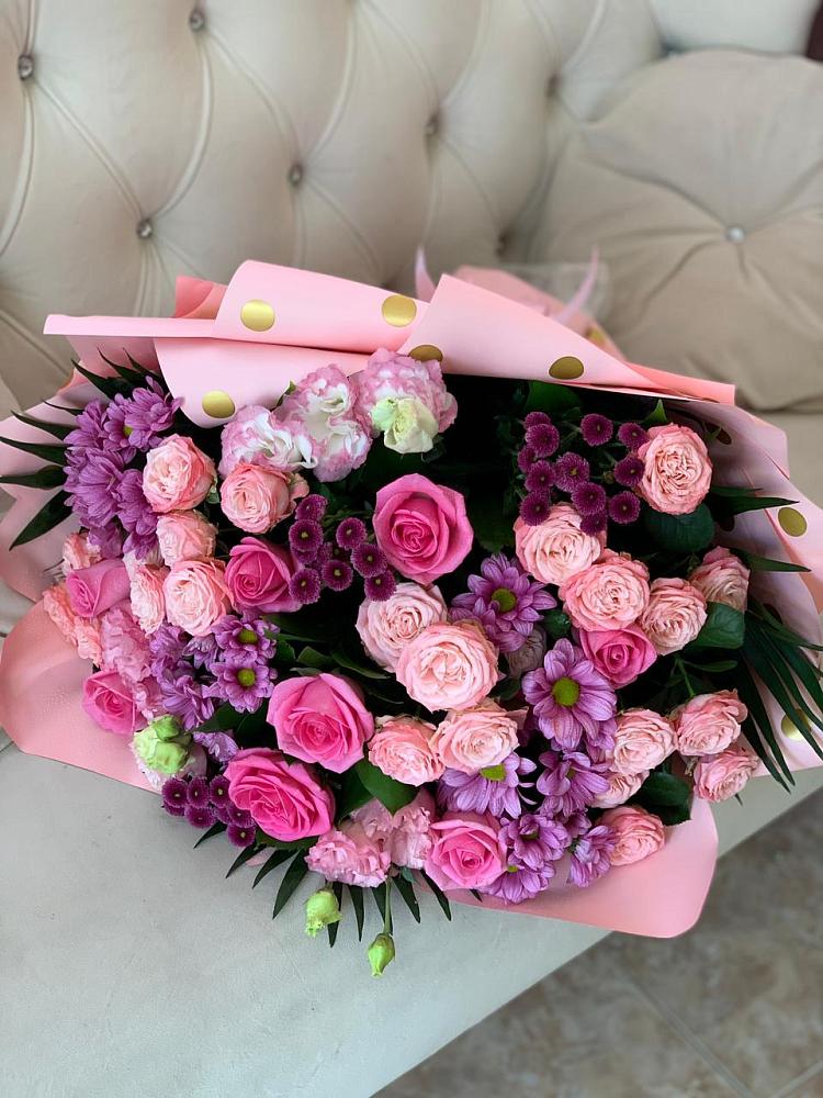 Букет цветов из: Хризантемы, Розы и Лизиантусы в Задонье