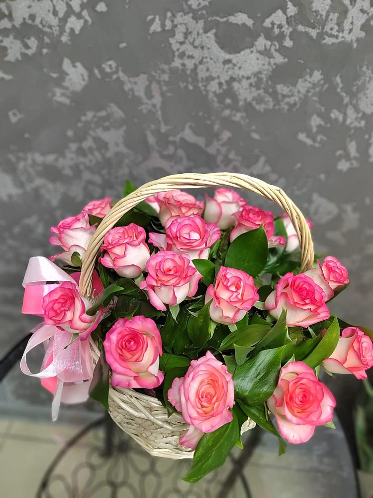 Цветочная композиция из Розы в корзине в Задонье