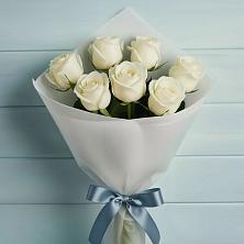 Букет 7 Белых роз Эдлесс Лав в Задонье