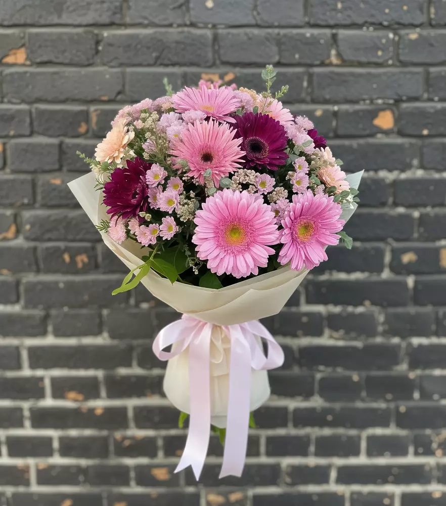 Букет цветов из: Герберы и Хризантемы в Задонье
