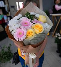 Букет цветов из:  Герберы, Розы и Хризантемы в Задонье