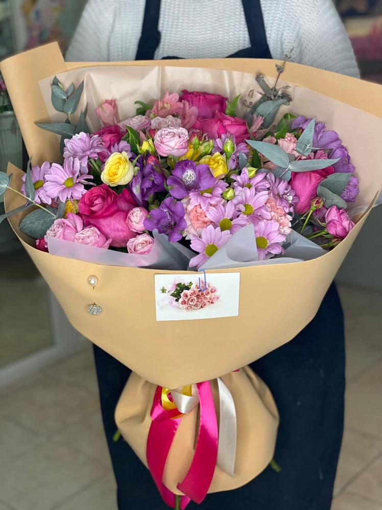 Букет цветов из: Хризантемы, Гвоздики и Альстромерии в Задонье