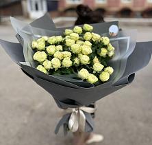Букет Белые кустовые розы Солинеро в Задонье
