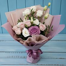 Букет цветов из:  Розы и Лизиантусы в Задонье