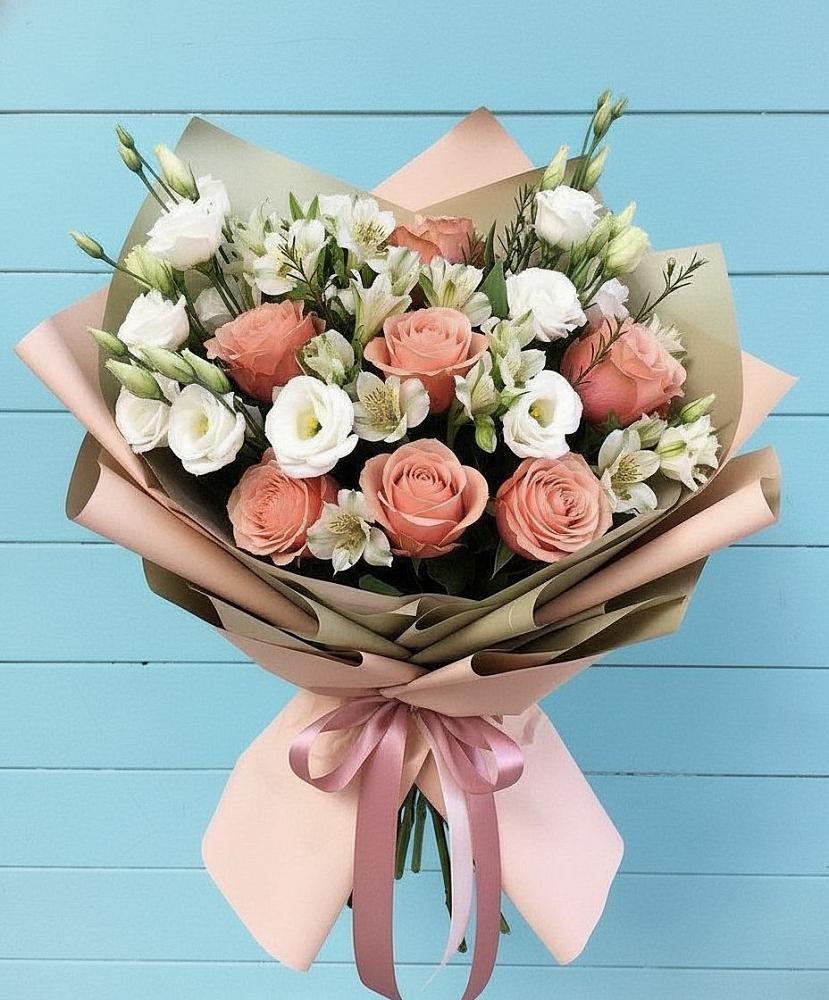 Букет цветов из: Розы, Альстромерии и Лизиантусы в Задонье