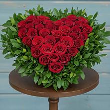 Цветочная композиция из Розы в виде сердца в Задонье