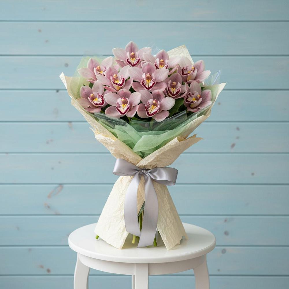 Букет цветов из: Орхидеи и Розы в Задонье