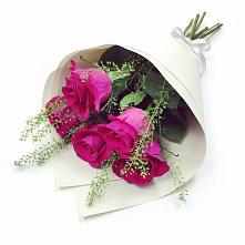Букет цветов из:  Розы в Задонье