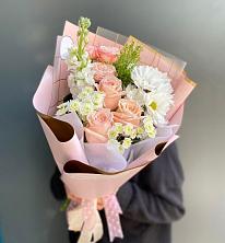 Букет цветов из:  Хризантемы и Розы в Задонье