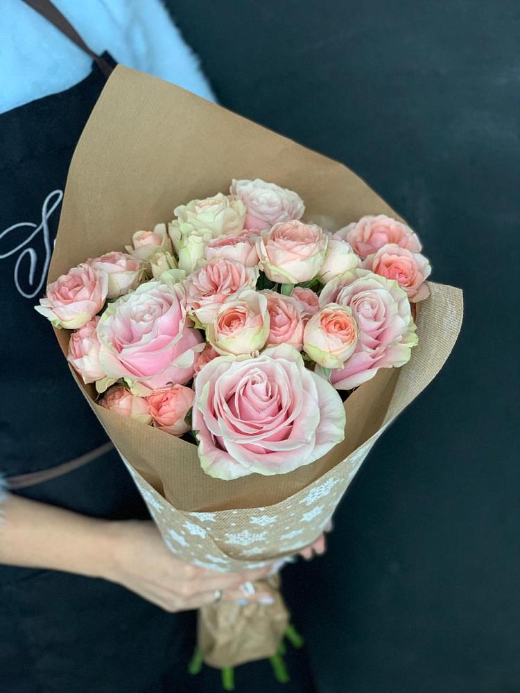 Букет цветов из: Хризантемы и Розы в Задонье