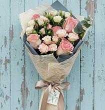 Букет цветов из:  Розы в Задонье