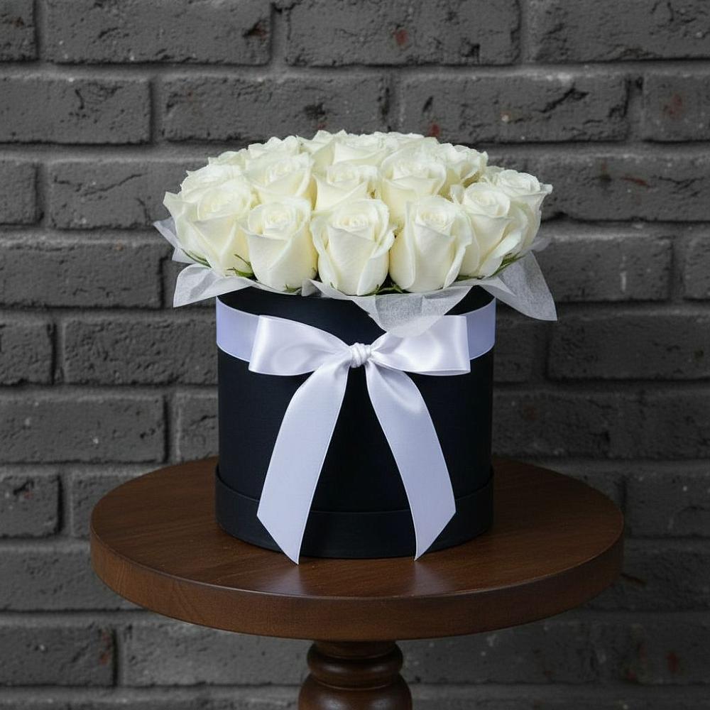 Цветочная композиция из Розы в шляпной коробке в Задонье