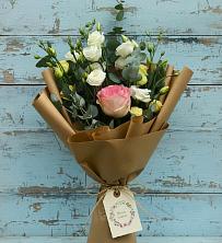 Букет цветов из:  Розы и Лизиантусы в Задонье
