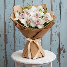 Букет цветов из:  Орхидеи и Розы в Задонье